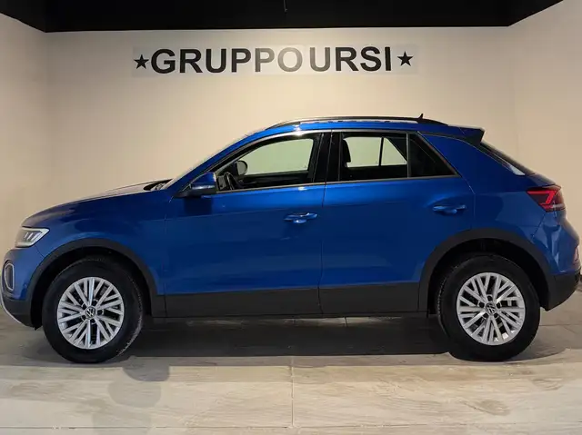 Volkswagen T-Roc view 8