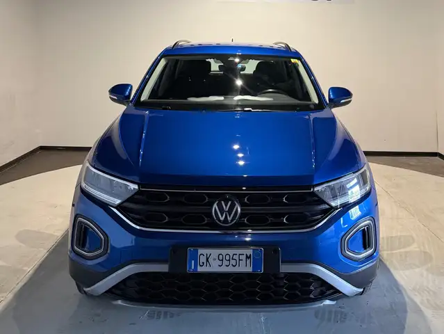 Volkswagen T-Roc view 5