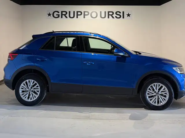 Volkswagen T-Roc view 7