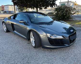 Coupe 4.2 V8 quattro r-tronic