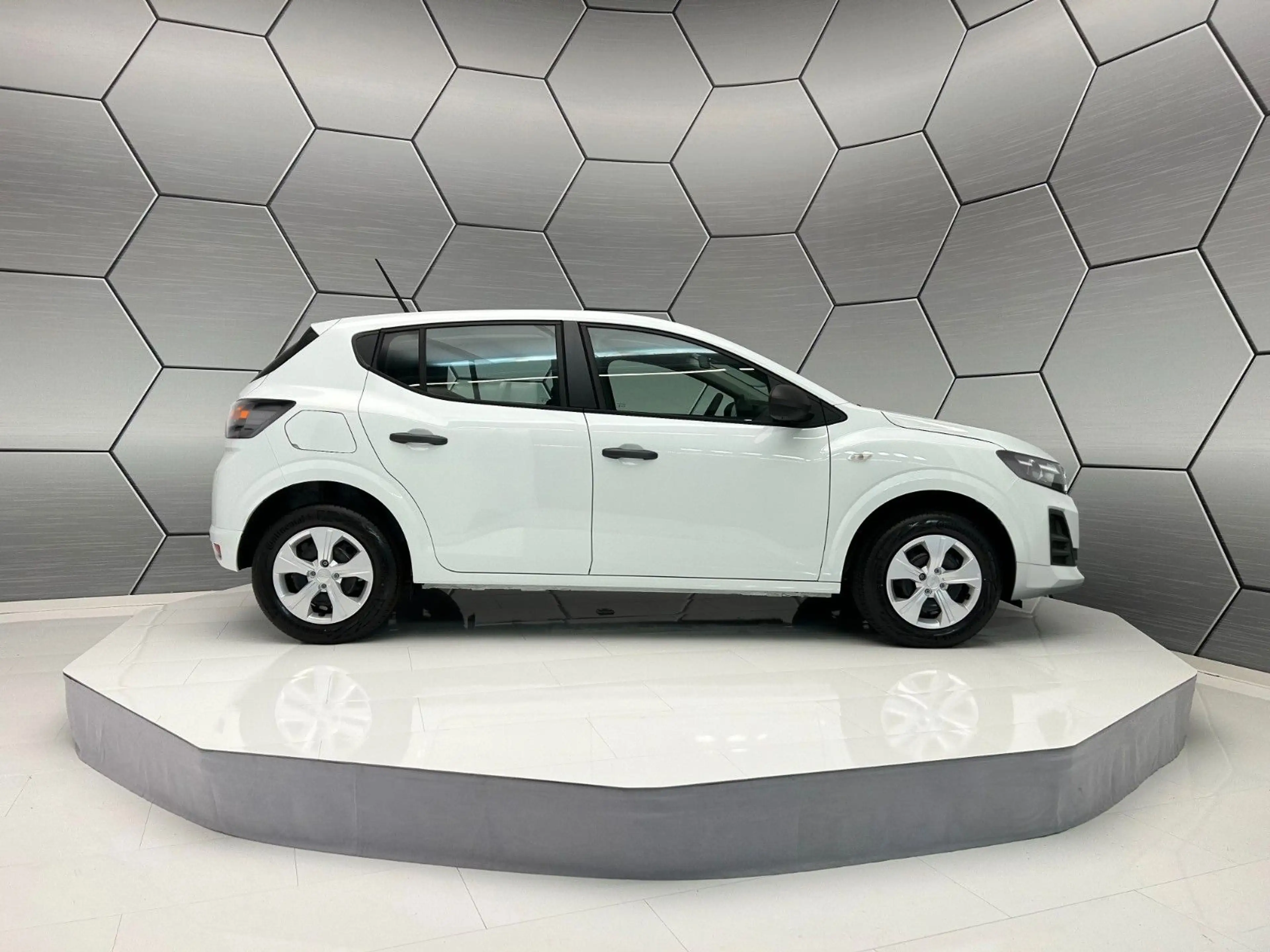 Dacia Sandero SCe 65 Essential — photo 6