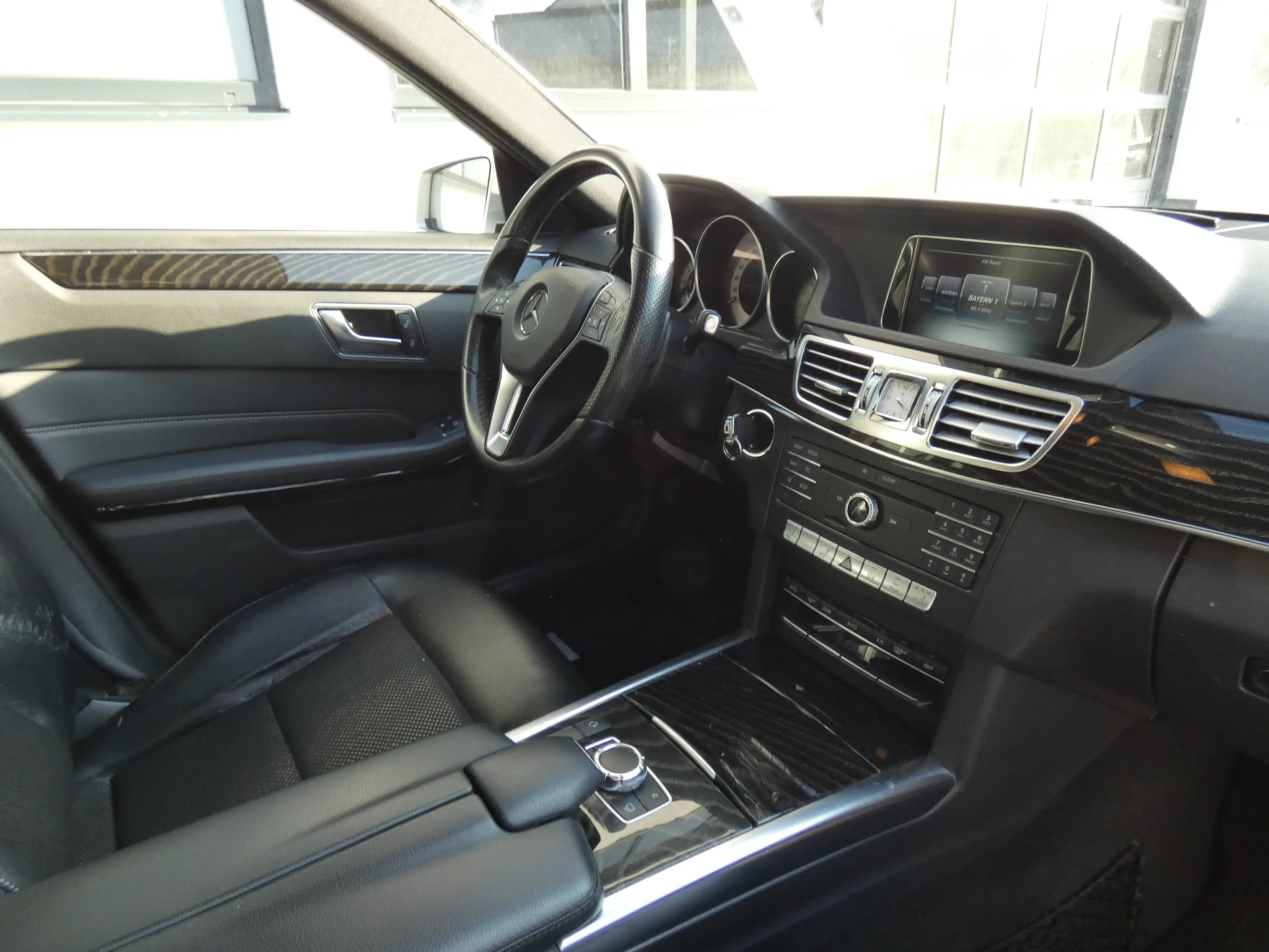 Mercedes-Benz E 350 E 350 BlueTec 4Matic — photo 9