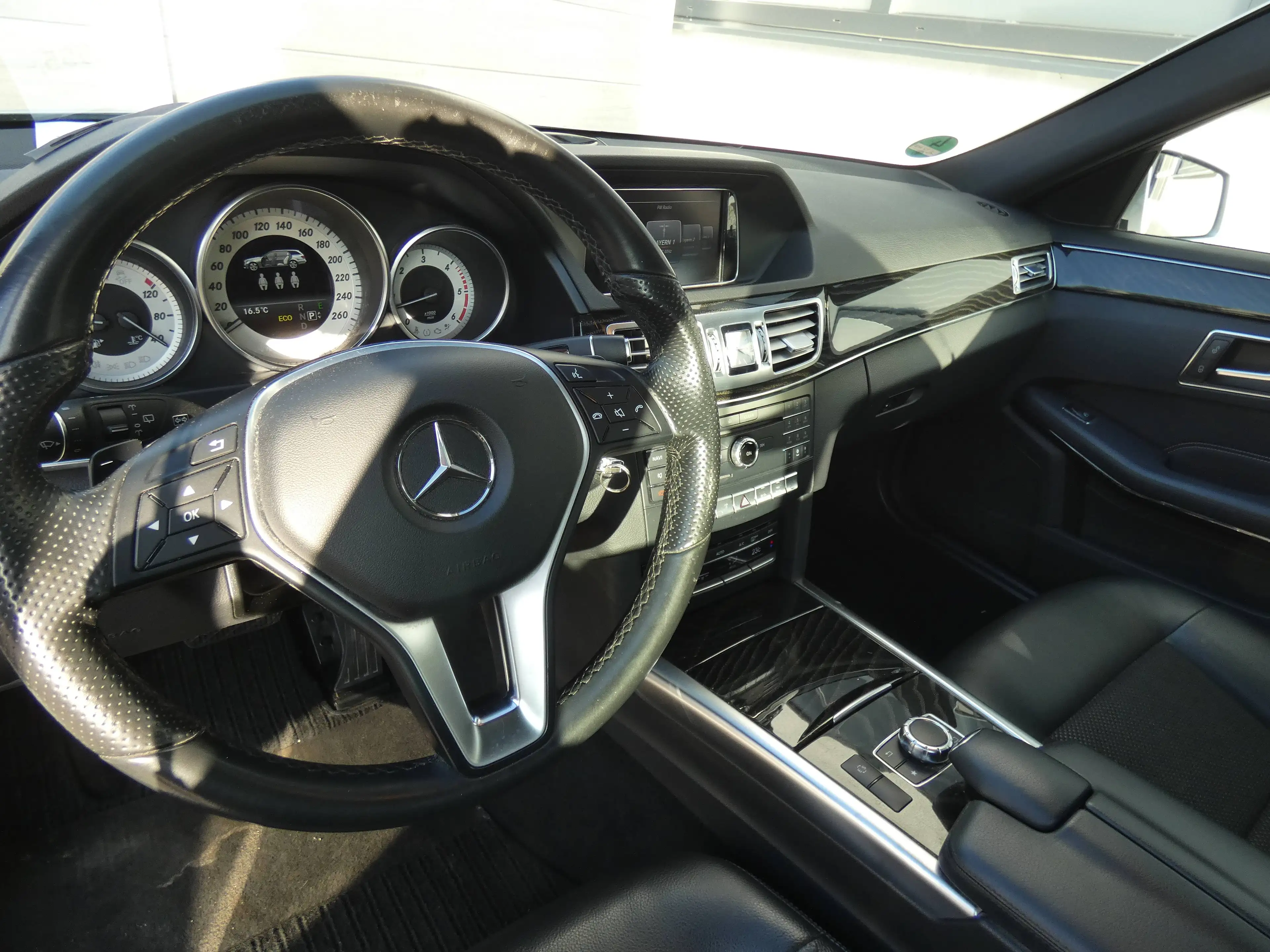 Mercedes-Benz E 350 E 350 BlueTec 4Matic — photo 12