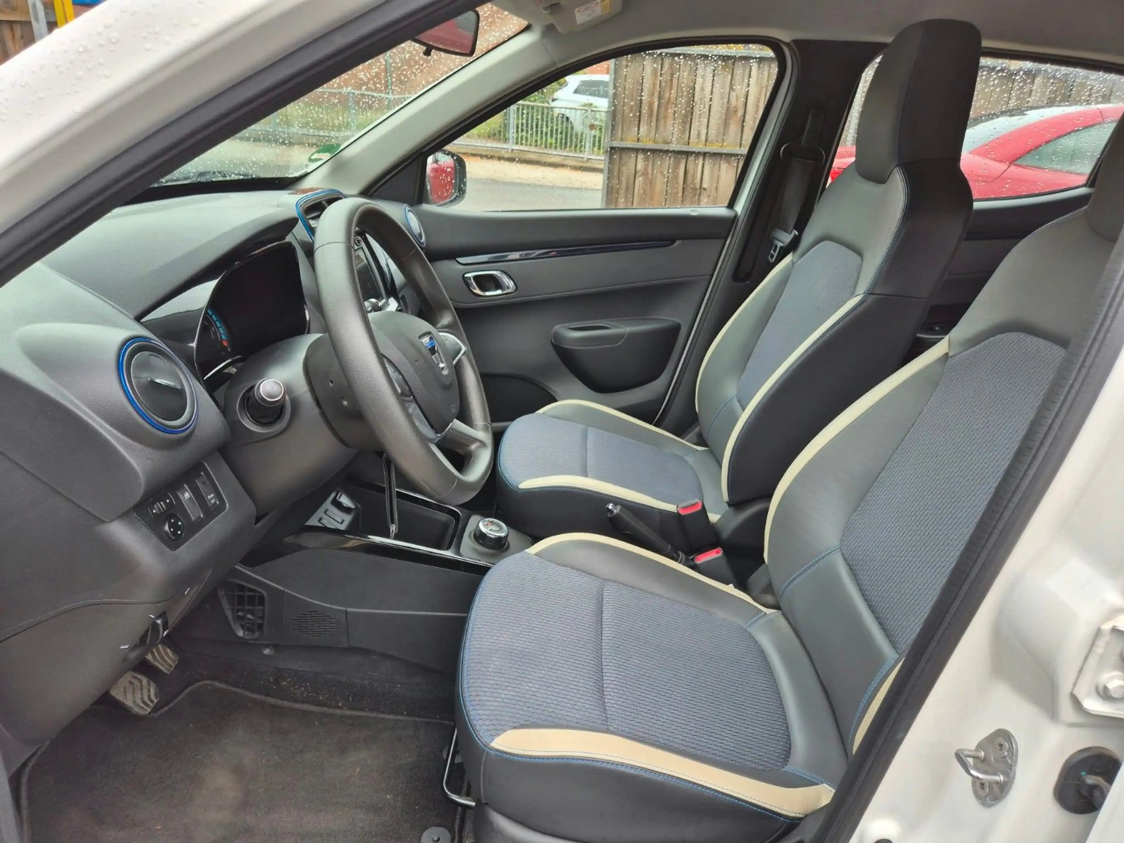 Dacia Spring Electric Comfort Plus Navi Kamera — photo 9