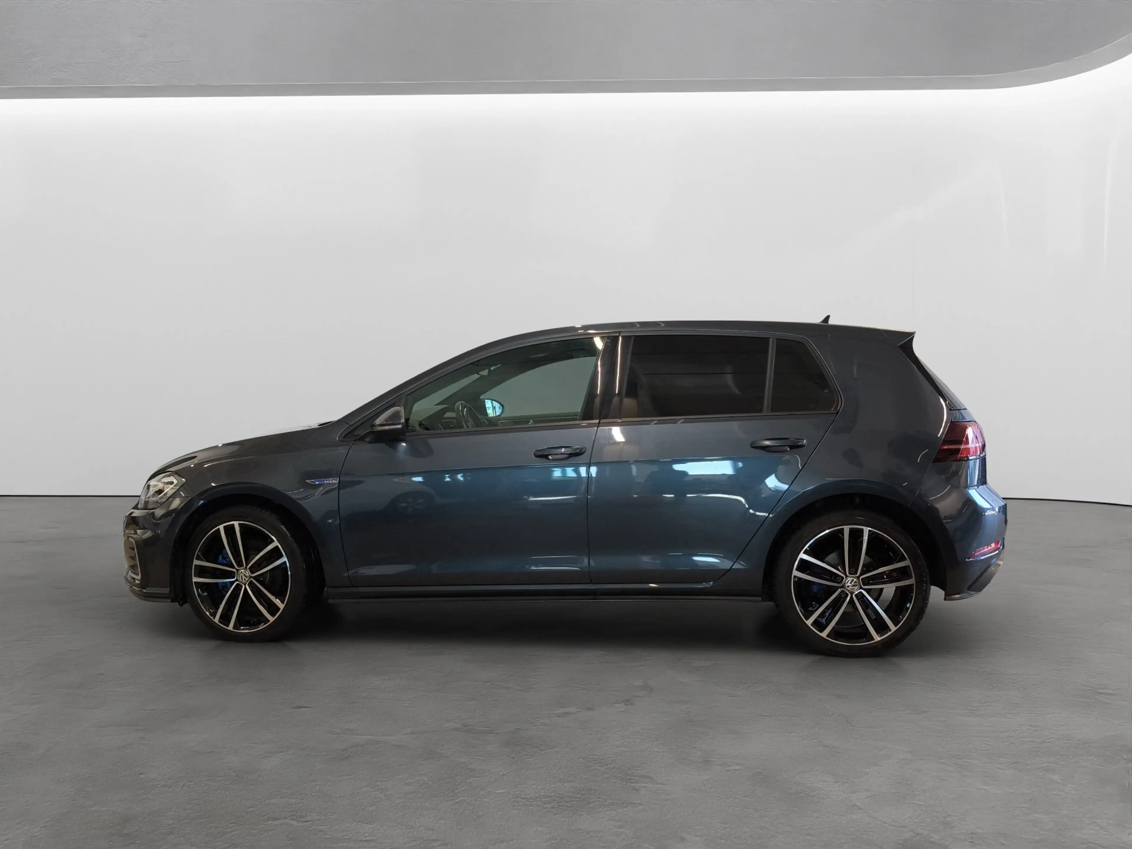 Volkswagen Golf GTE 1.4 TSI DSG — photo 4