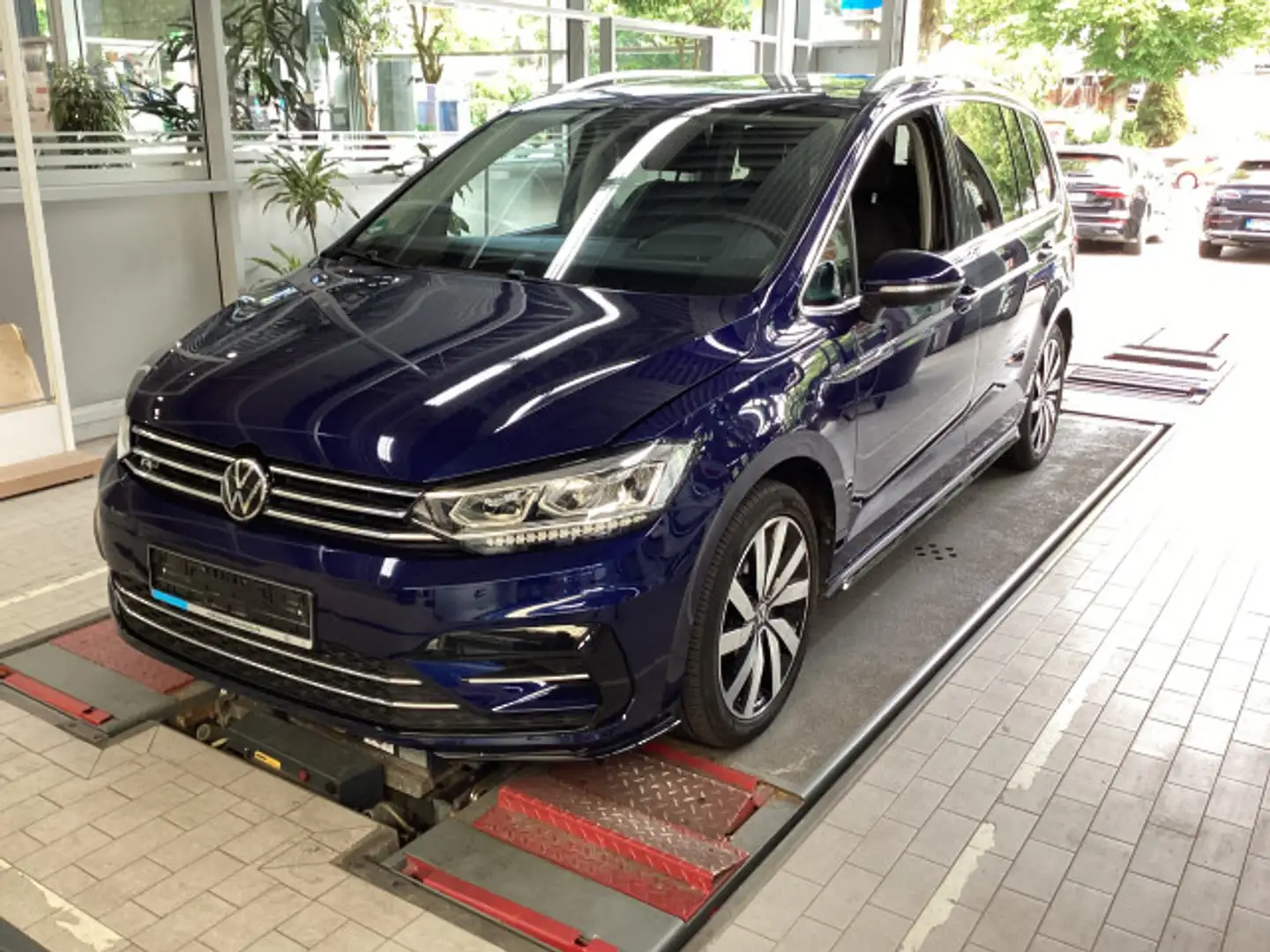 Volkswagen Touran Highline 1.5 TSI DSG R-Line AHK CarPlay Blau - 2