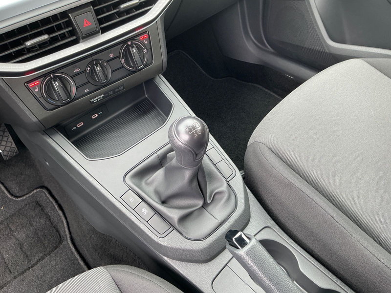 SEAT Ibiza Style 1.0 TSI SHZ BT PDC CarPlay Tempomat — photo 22