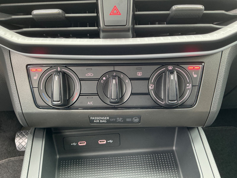 SEAT Ibiza Style 1.0 TSI SHZ BT PDC CarPlay Tempomat — photo 21