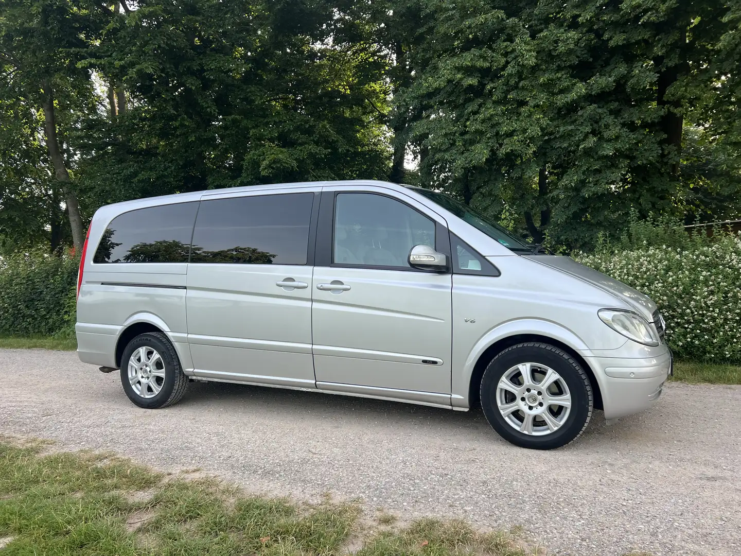 Mercedes-Benz Viano 3.0 CDI lang Automatik Fun Activity DPF Argento - 1