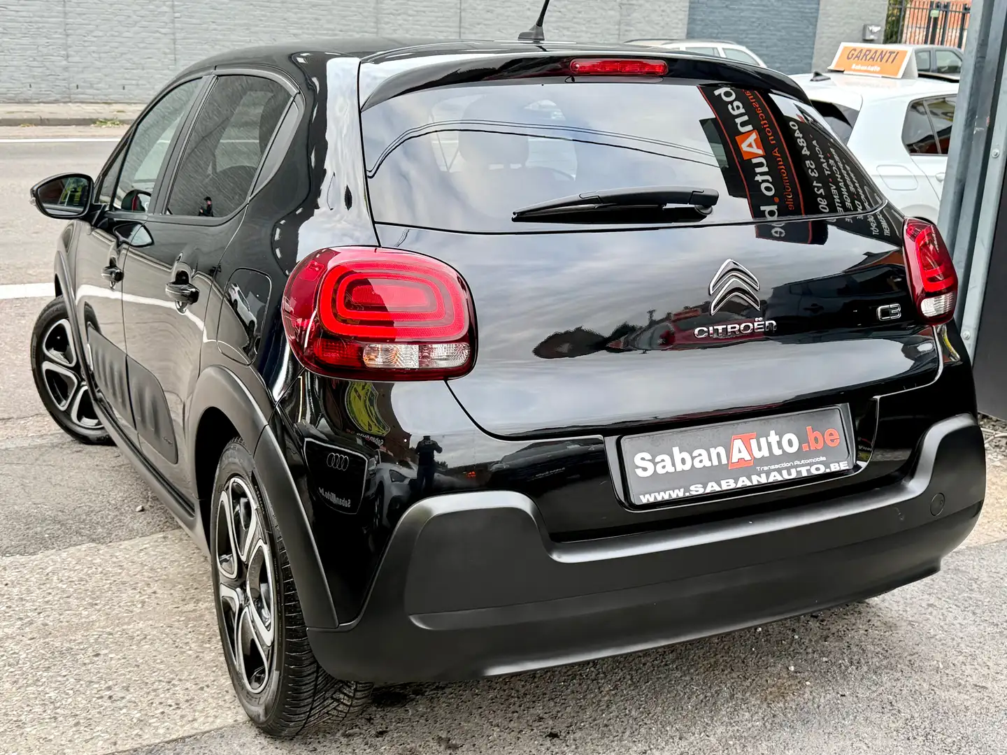 Citroen C3 C3 1.2i Shine • CARPLAY • AIRCO • GARANTI Zwart - 2