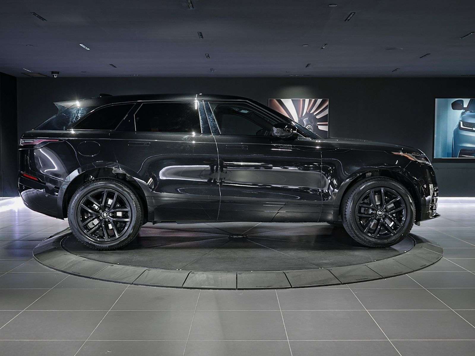2026 Land Rover Range Rover Velar Dynamic SE | Sunroof | Navigation | Bluetooth | He — снимка 1