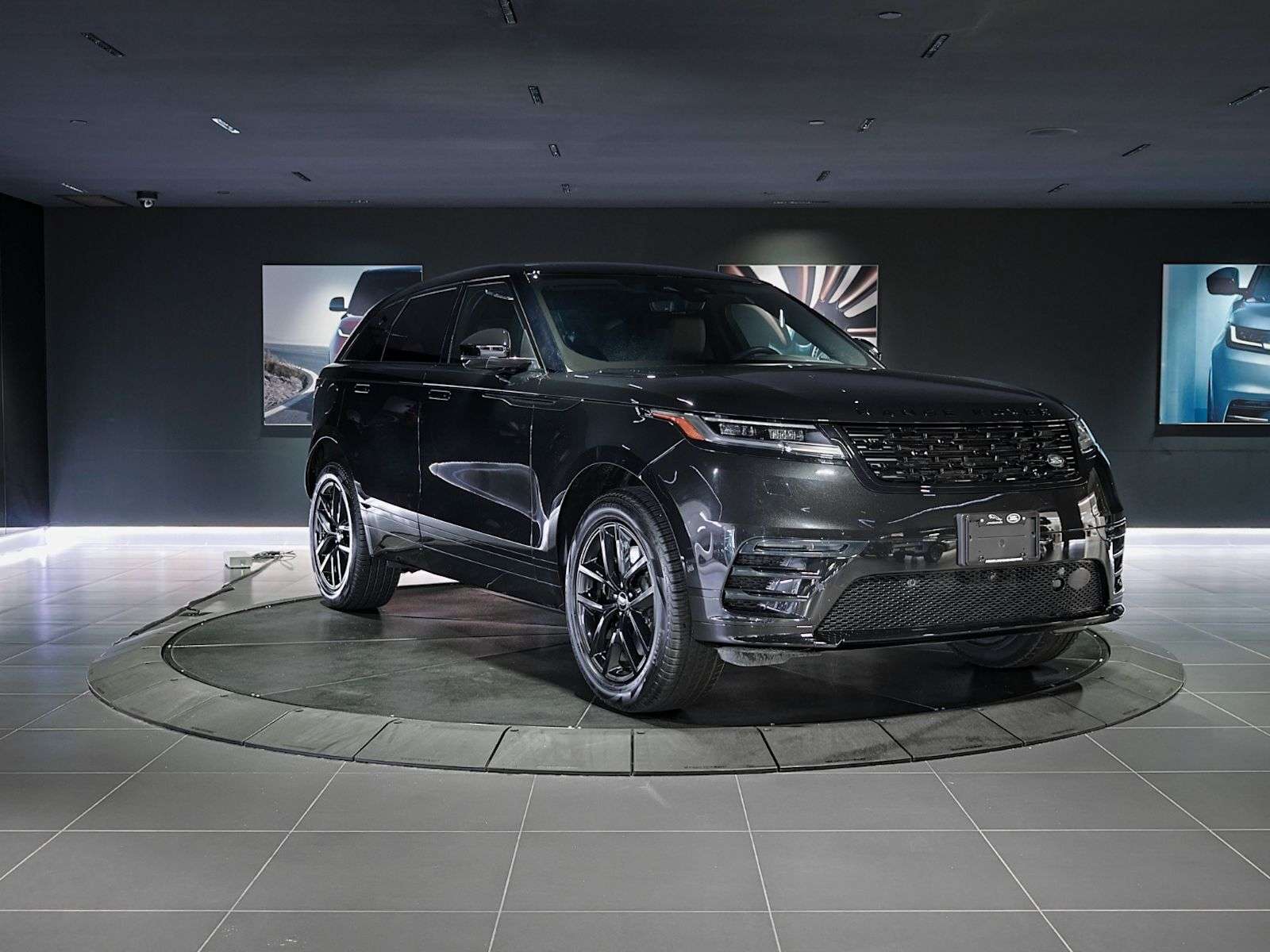 2026 Land Rover Range Rover Velar Dynamic SE | Sunroof | Navigation | Bluetooth | He — снимка 1