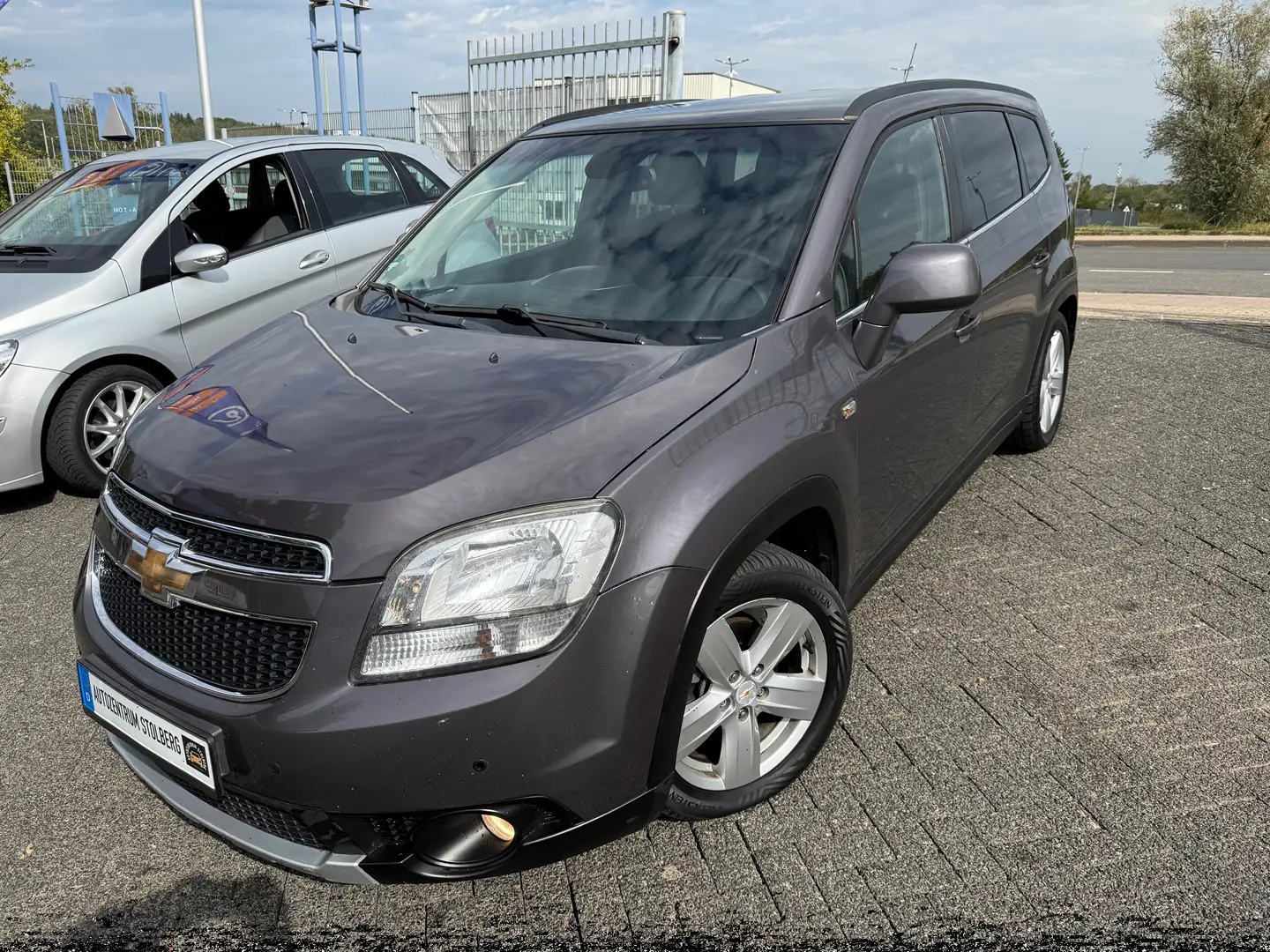 Chevrolet Orlando LTZ 2.0 Diesel Automatik-7 Sitzer-PDC-Klima Grau - 2