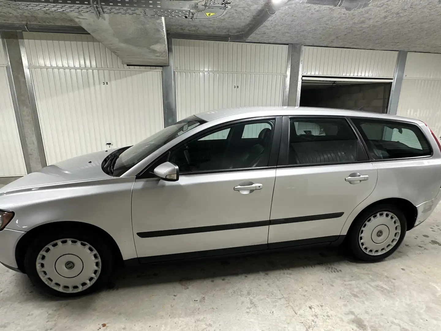Volvo V50 2.4L - 140 Kinetic Geartronic A - 2