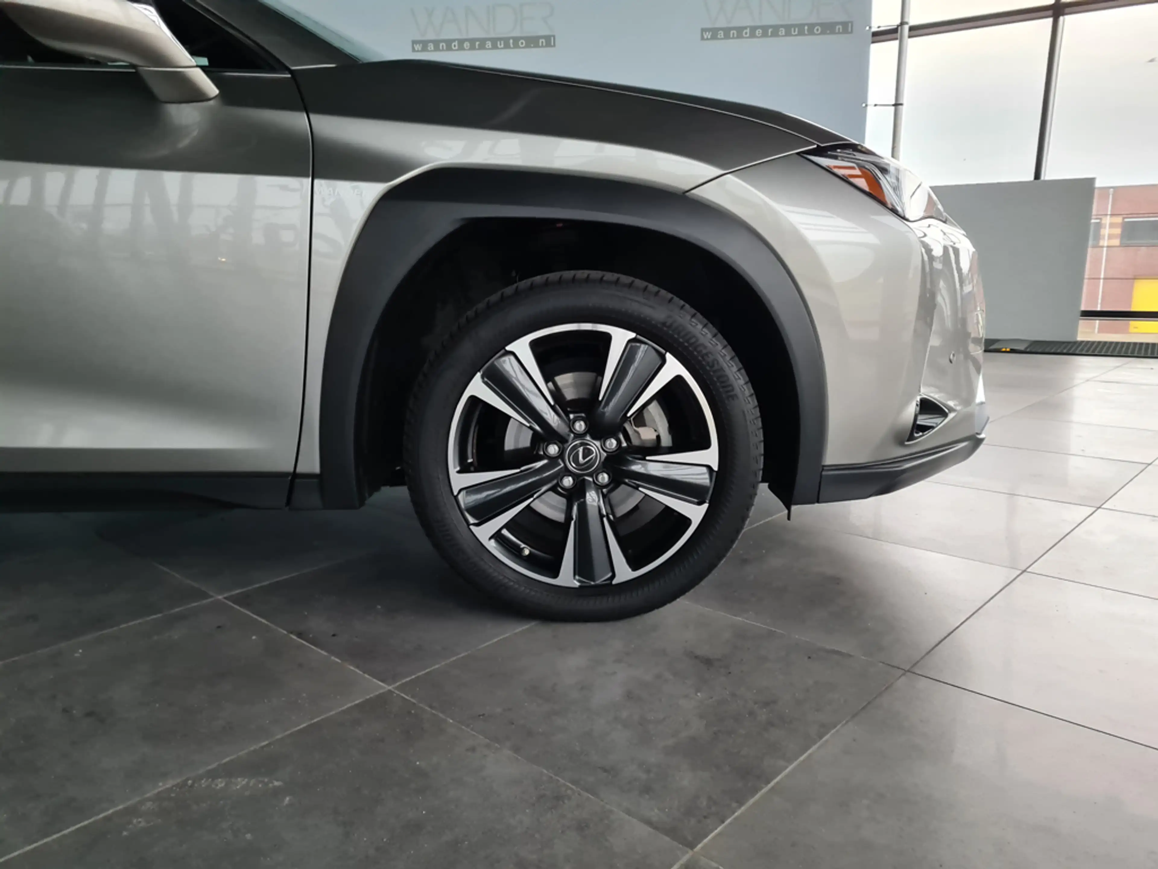 Lexus UX 250h 2.0 Style Edition /Stoel- & stuurverwarming/Camera — photo 6