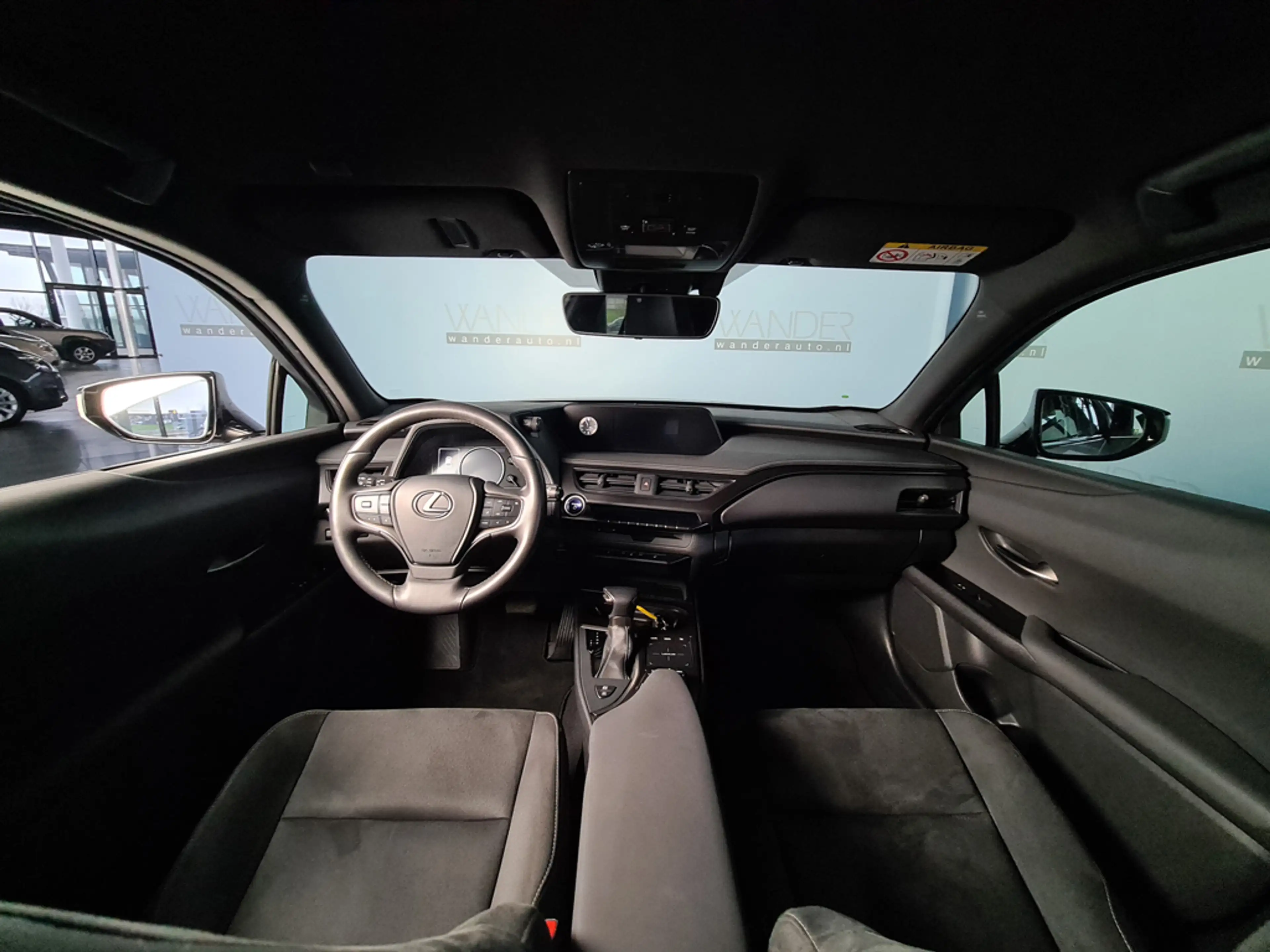 Lexus UX 250h 2.0 Style Edition /Stoel- & stuurverwarming/Camera — photo 2