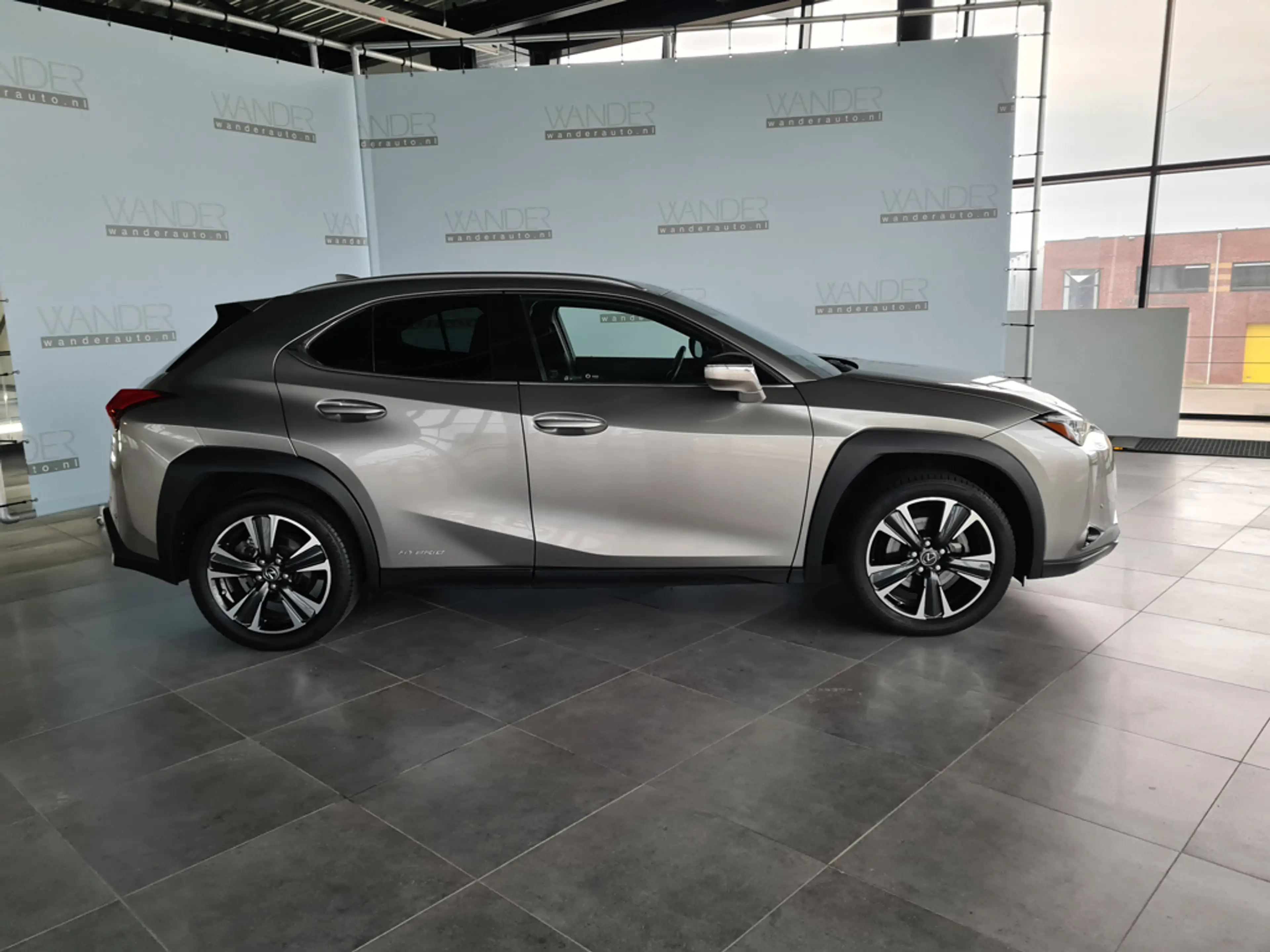 Lexus UX 250h 2.0 Style Edition /Stoel- & stuurverwarming/Camera — photo 5