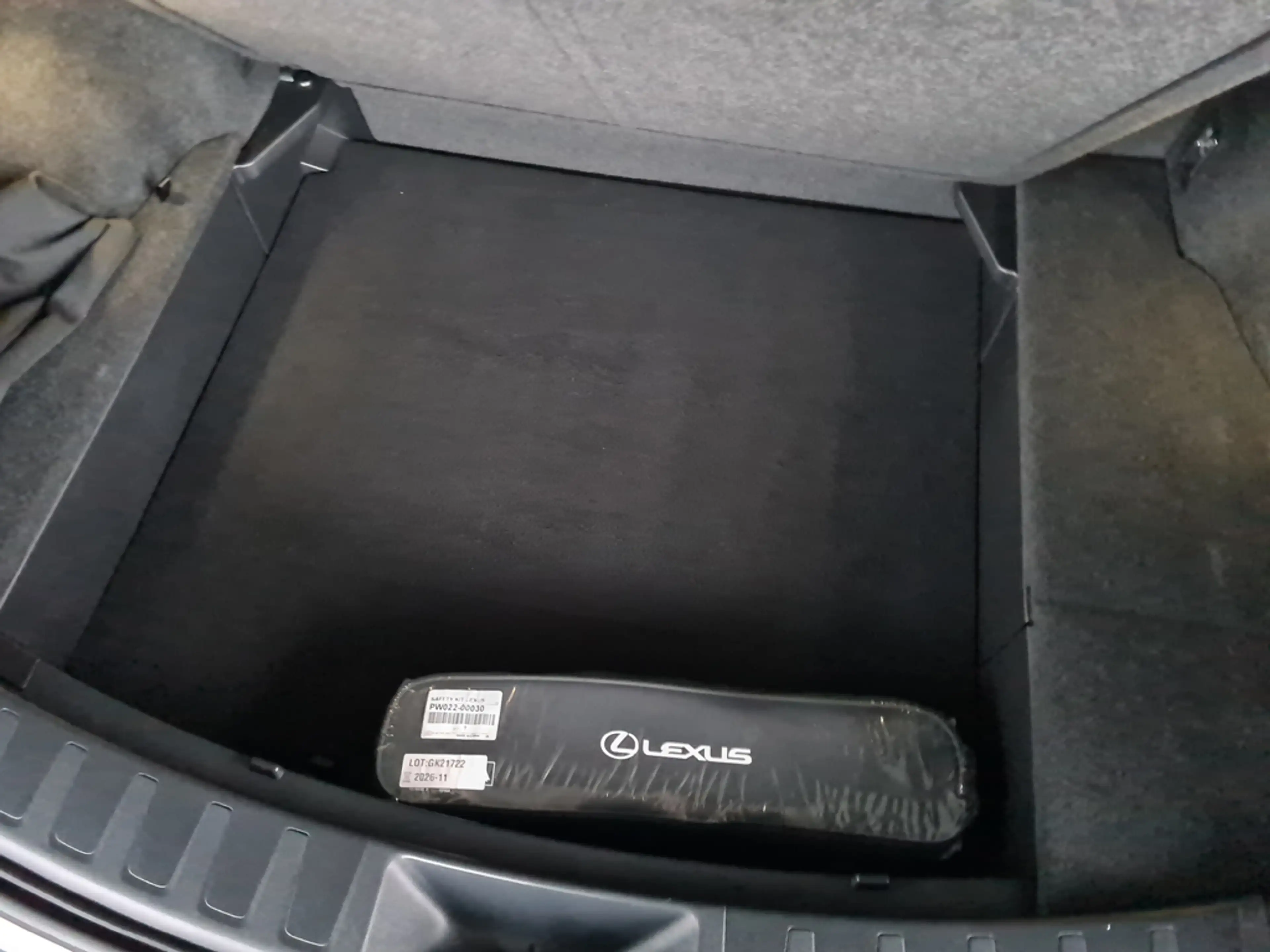 Lexus UX 250h 2.0 Style Edition /Stoel- & stuurverwarming/Camera — photo 11