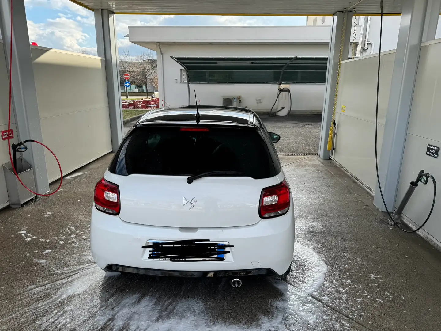 DS Automobiles DS 3 DS3 1.6 e-hdi (airdream) So Chic 90cv Blanc - 2