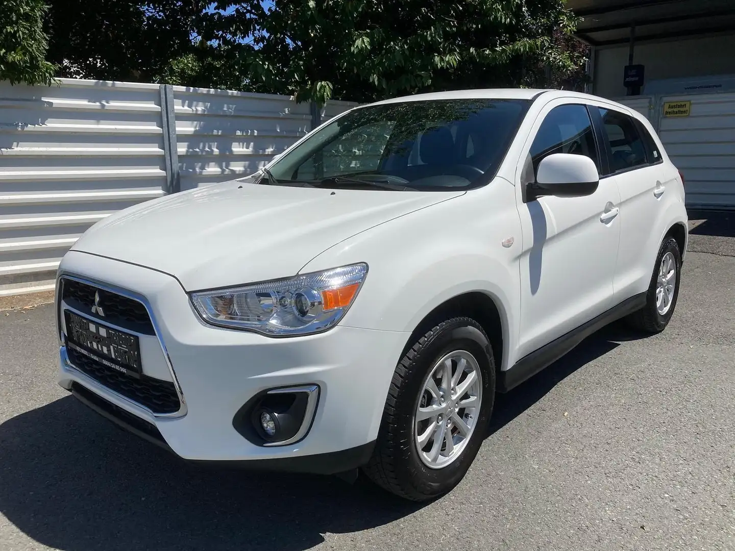 Mitsubishi ASX 1,6 DI-D LP 4WD Invite Weiß - 1