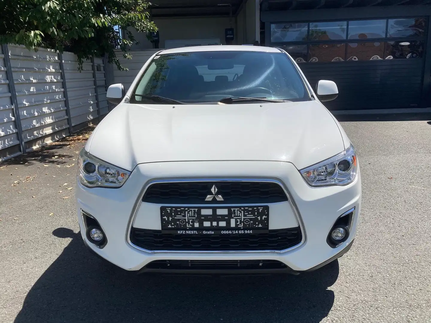 Mitsubishi ASX 1,6 DI-D LP 4WD Invite Weiß - 2