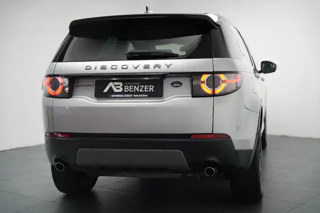 Land Rover Discovery Sport view 9