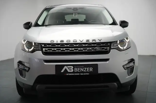 Land Rover Discovery Sport view 2