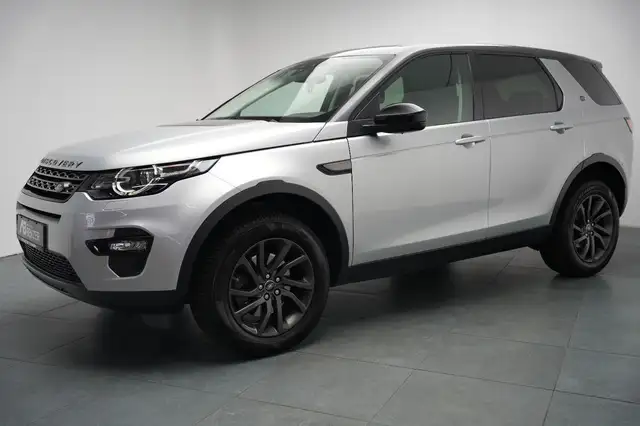 Land Rover Discovery Sport view 6