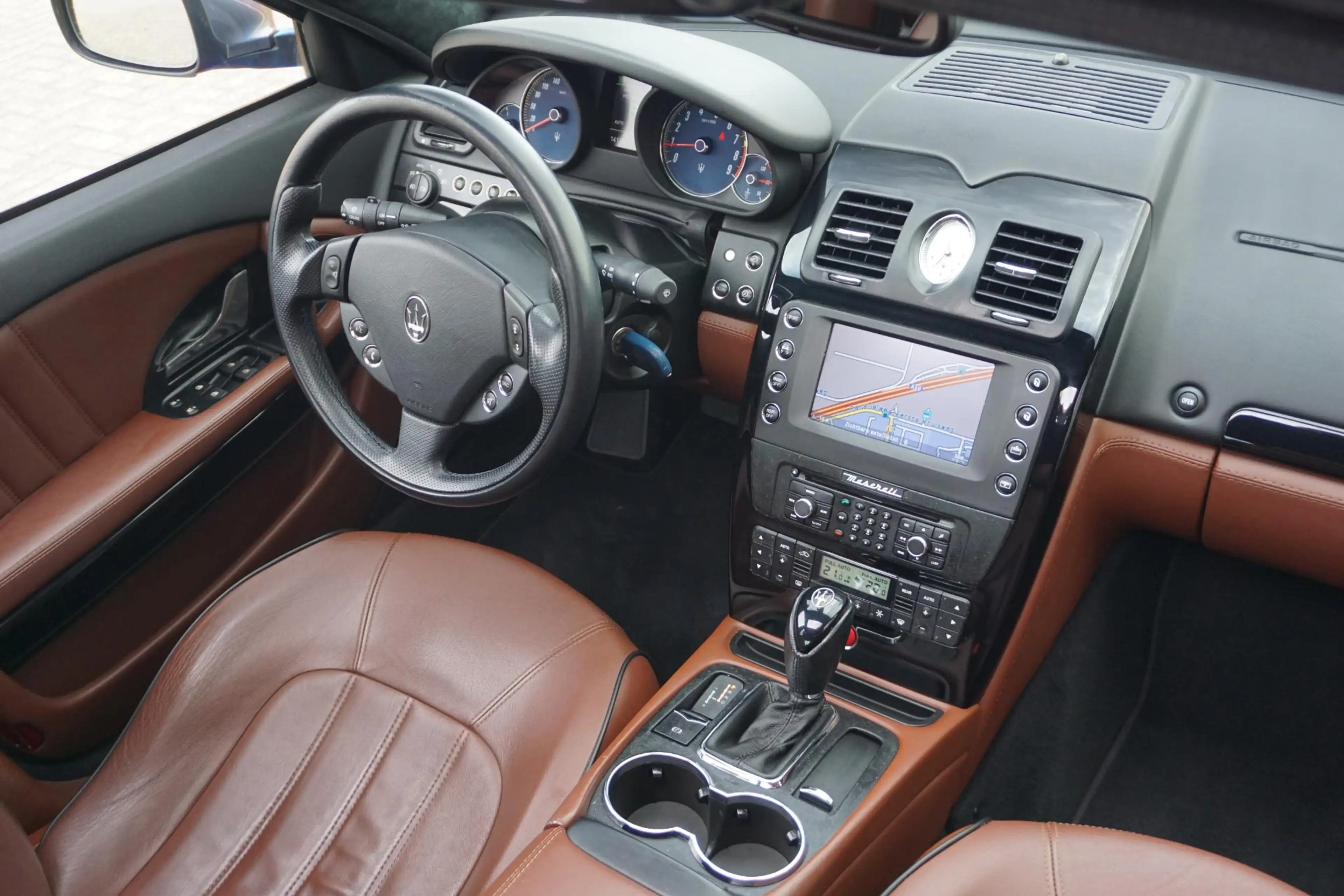 Maserati Quattroporte 4.2 Executive GT — photo 8