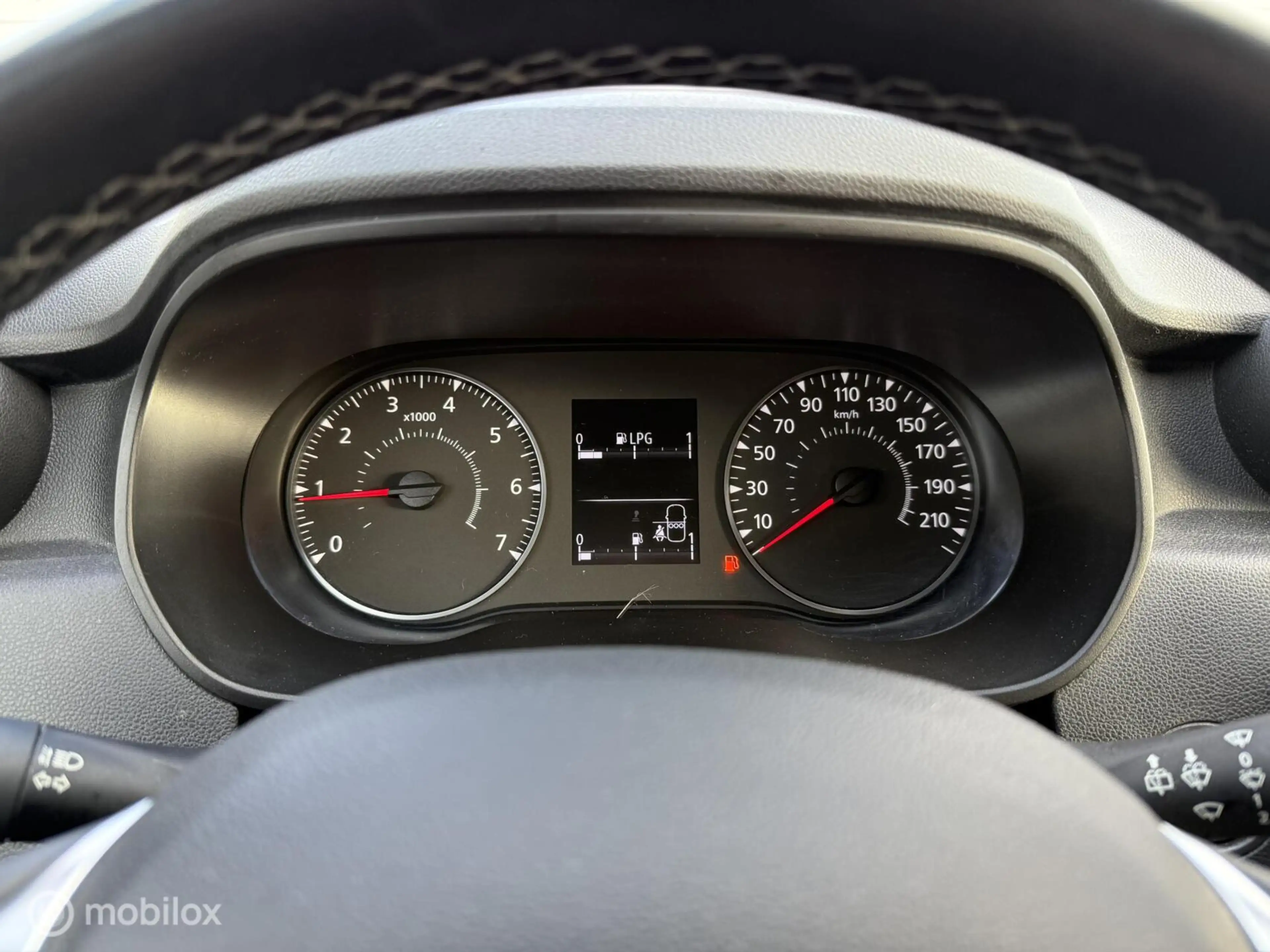Dacia Duster 1.0 TCe Bi-Fuel | LPG | CarPlay | Camera — photo 35