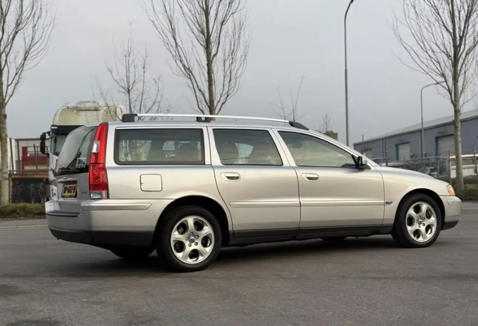 Volvo V70 2.4 Bi-fuel CNG 170Pk Zilver - 2