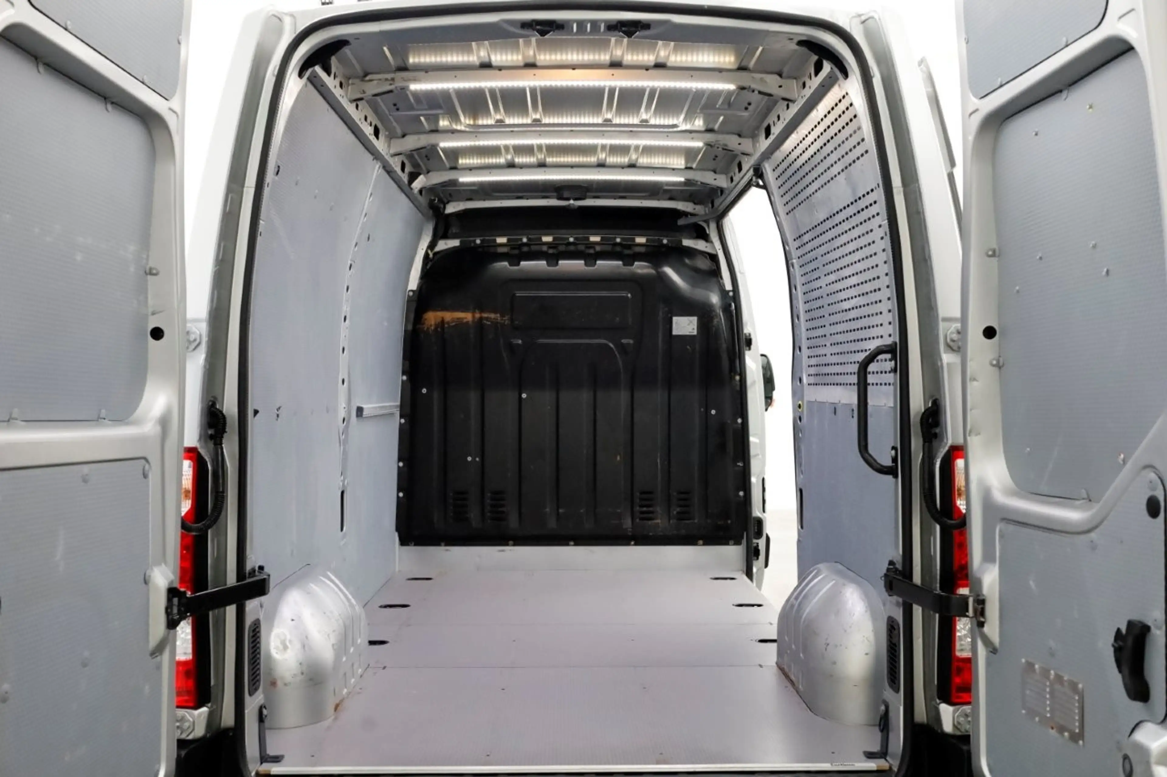 Renault Master T35 2.3 dCi 180pk Automaat L2H2 Energy Comfort Air — photo 5