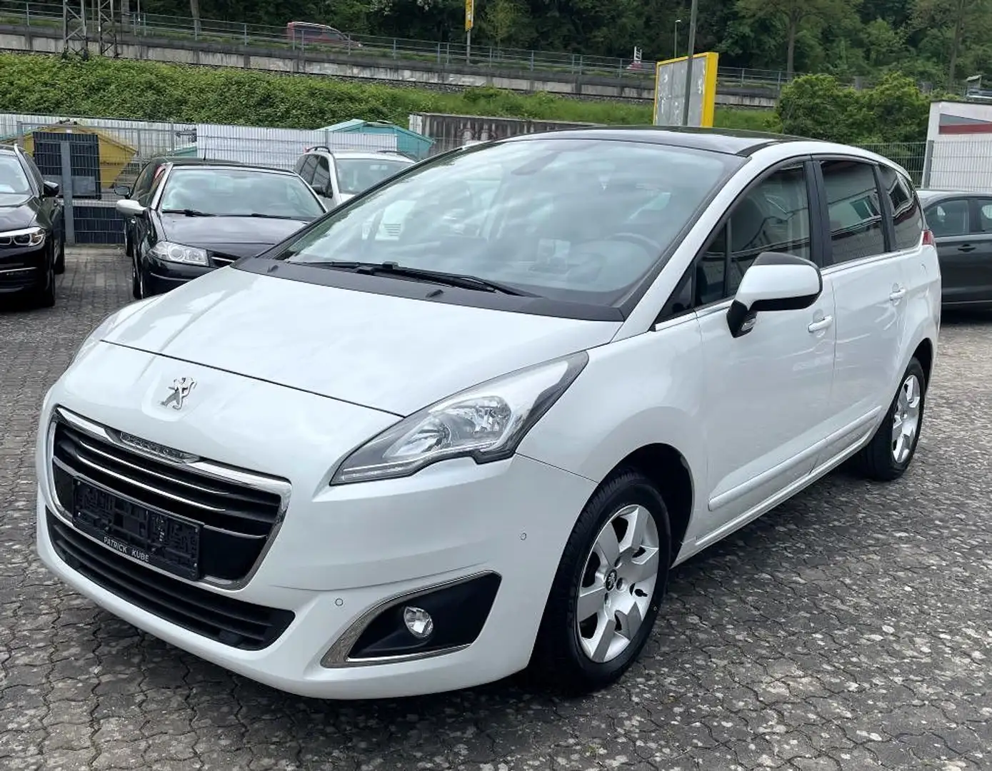 Peugeot 5008 Active e-THP 130*PANO|AHK|KAM*Motorfehler Weiß - 2