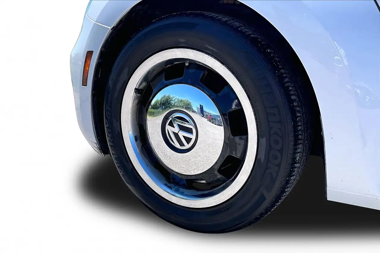 Volkswagen Beetle photo Volkswagen Beetle