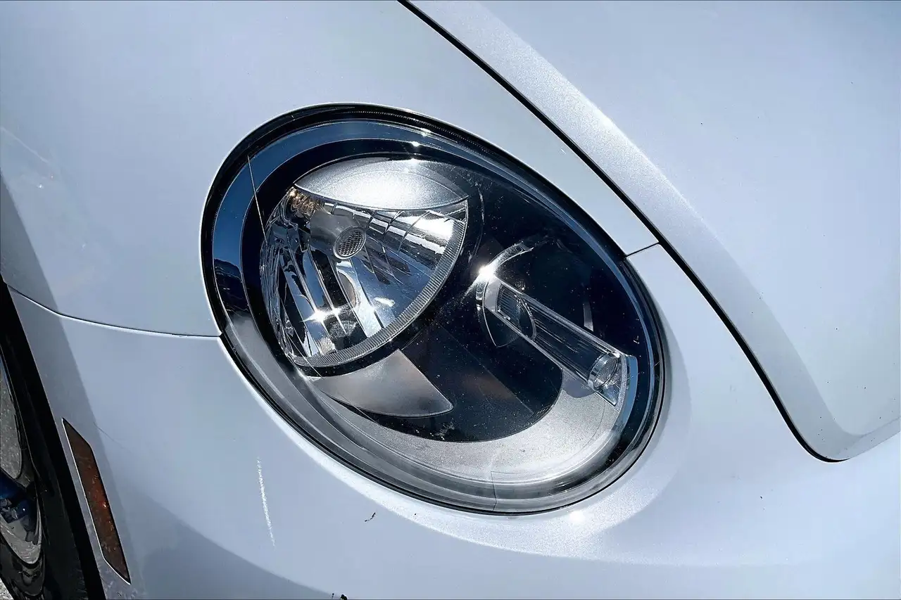 Volkswagen Beetle photo Volkswagen Beetle