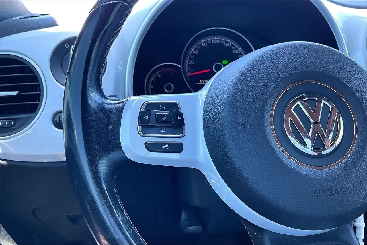 Volkswagen Beetle photo Volkswagen Beetle