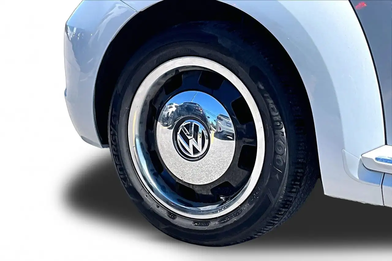 Volkswagen Beetle photo Volkswagen Beetle