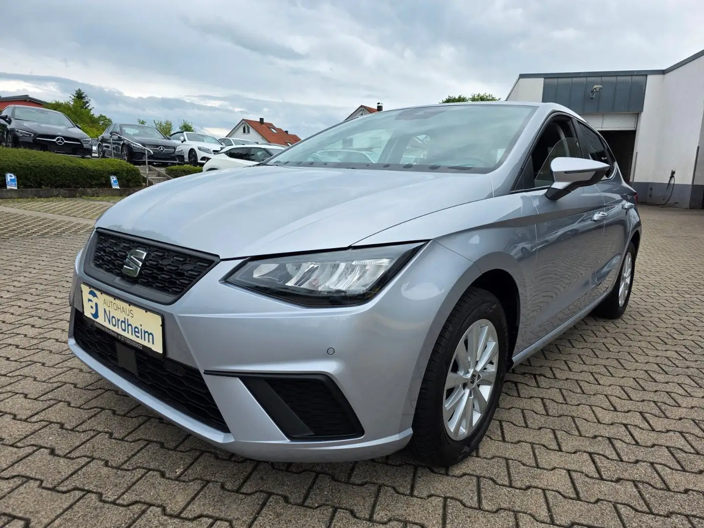 SEAT Ibiza 1.0 TSI Style Automatik/Lane/Infotain-Pake Silber - 1