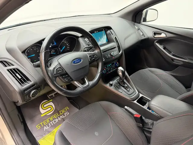 Ford Focus view 9