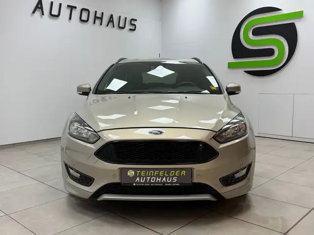 Ford Focus view 2