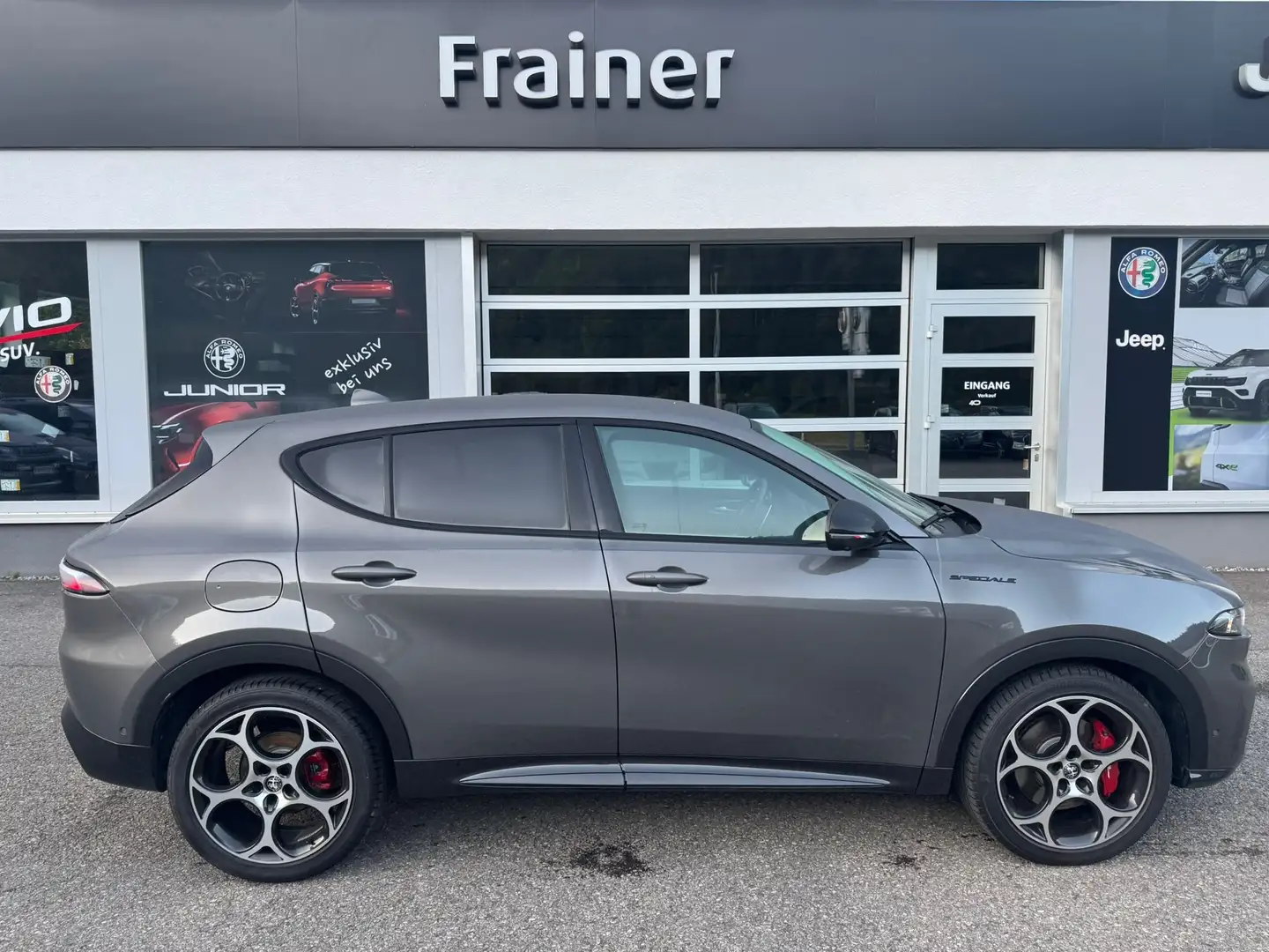 Alfa Romeo Tonale Edizione Speciale 1,5 T4 MHEV DCT 160PS Grau - 2
