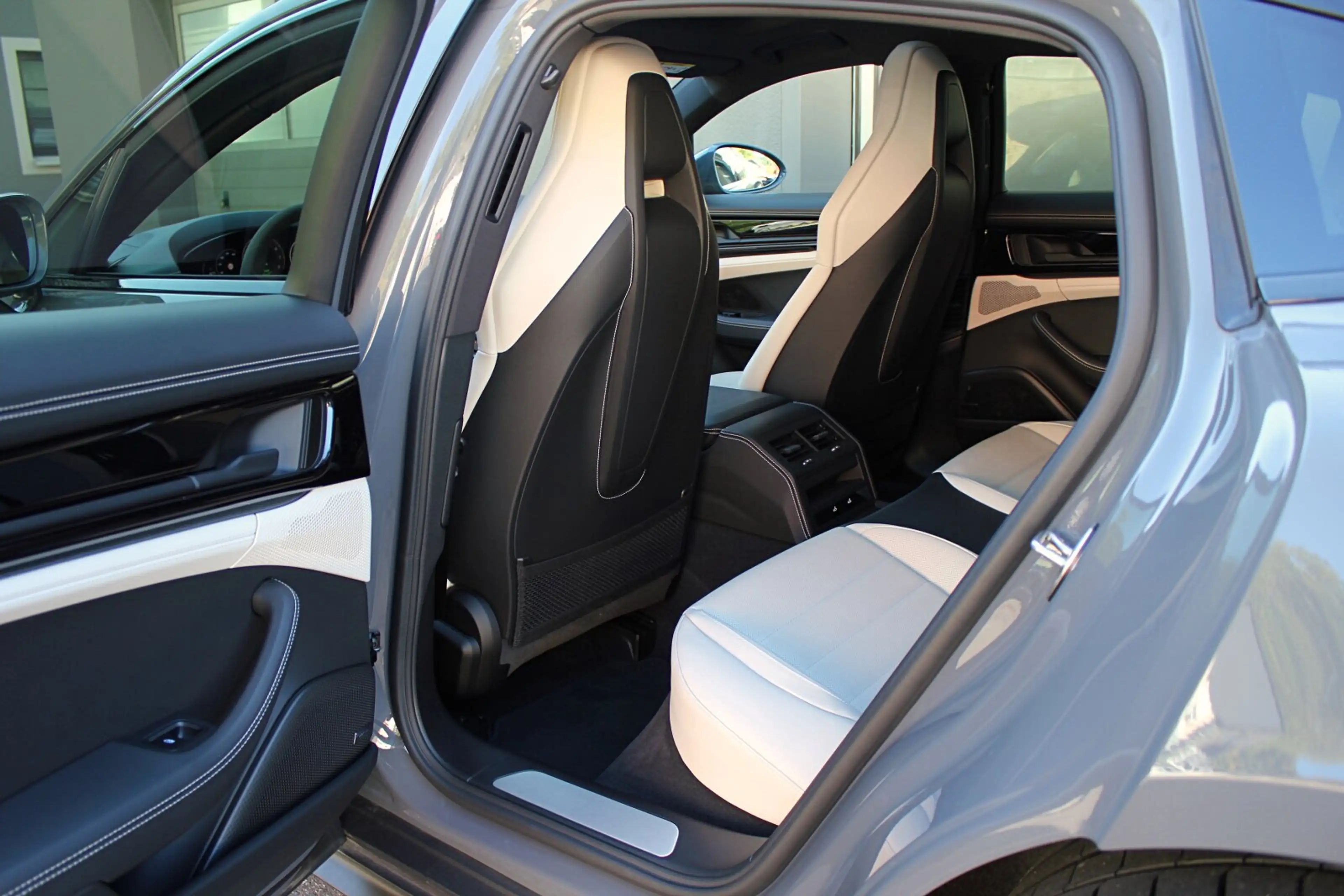 Porsche Panamera Panamera 4 E-Hybrid*ACC,Head-Up,Sitzlüft,14-Wege — photo 8