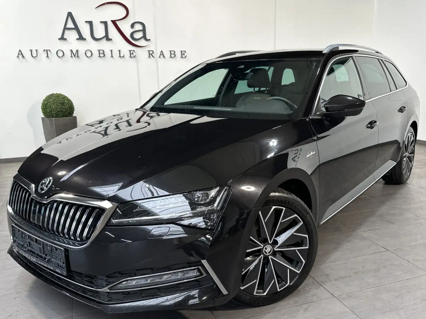 Skoda Superb Combi 2.0 TDI DSG L&K NAV+LED+KAM+ACC+VC Schwarz - 1