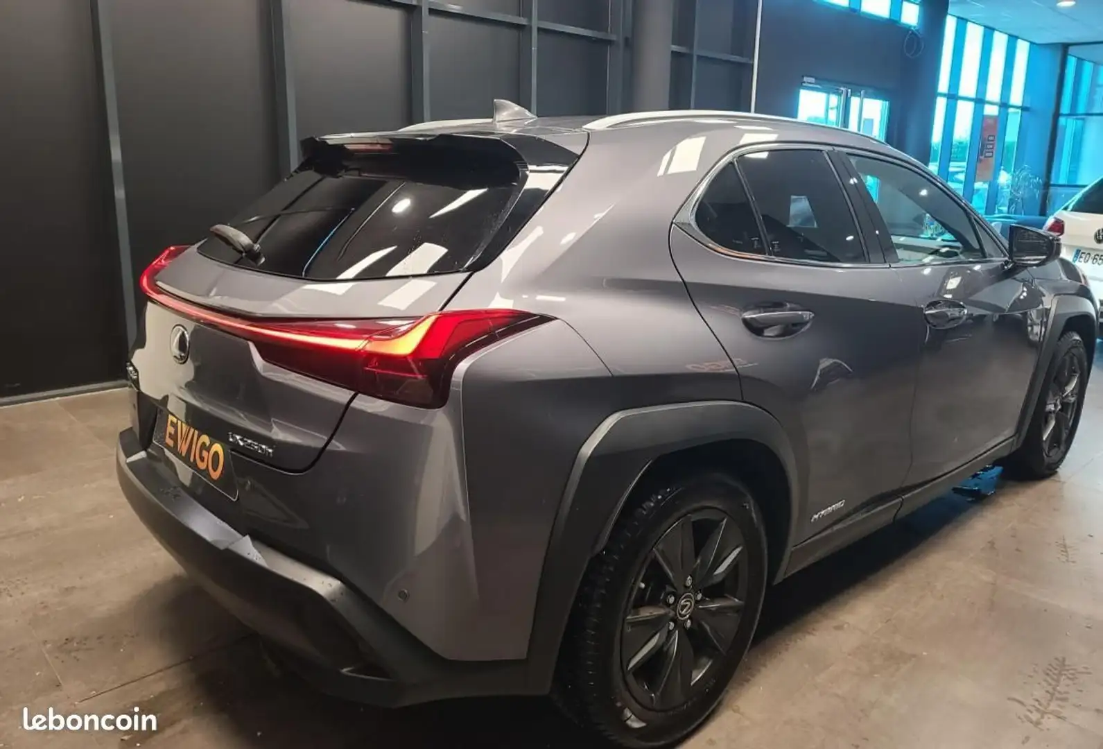 Lexus UX 250h 250H 184ch 4WD Luxe BVA Gris - 2