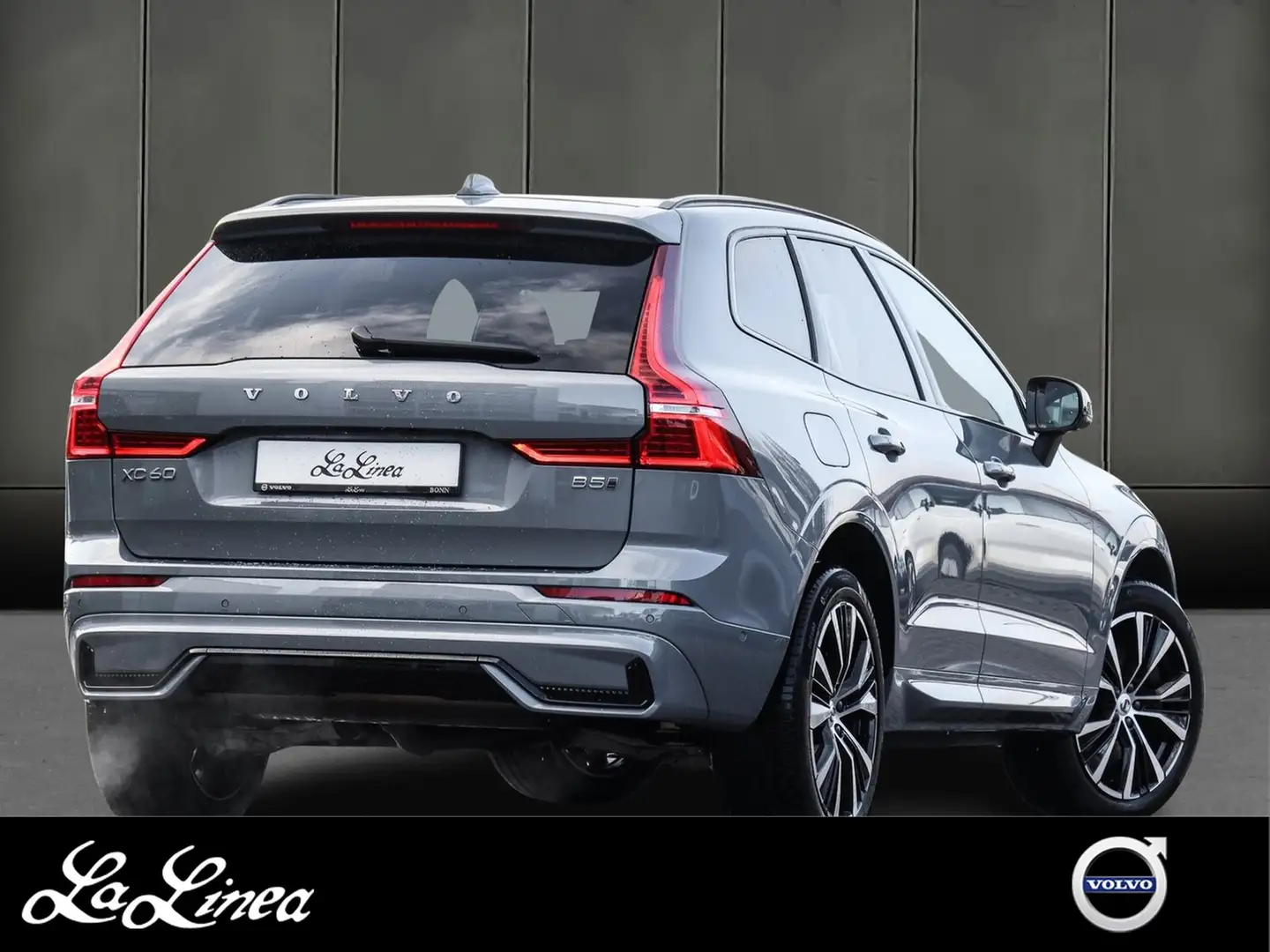 Volvo XC60 B5 AWD Diesel Ultimate Dark HUD - Pano - 360° K... Grau - 2