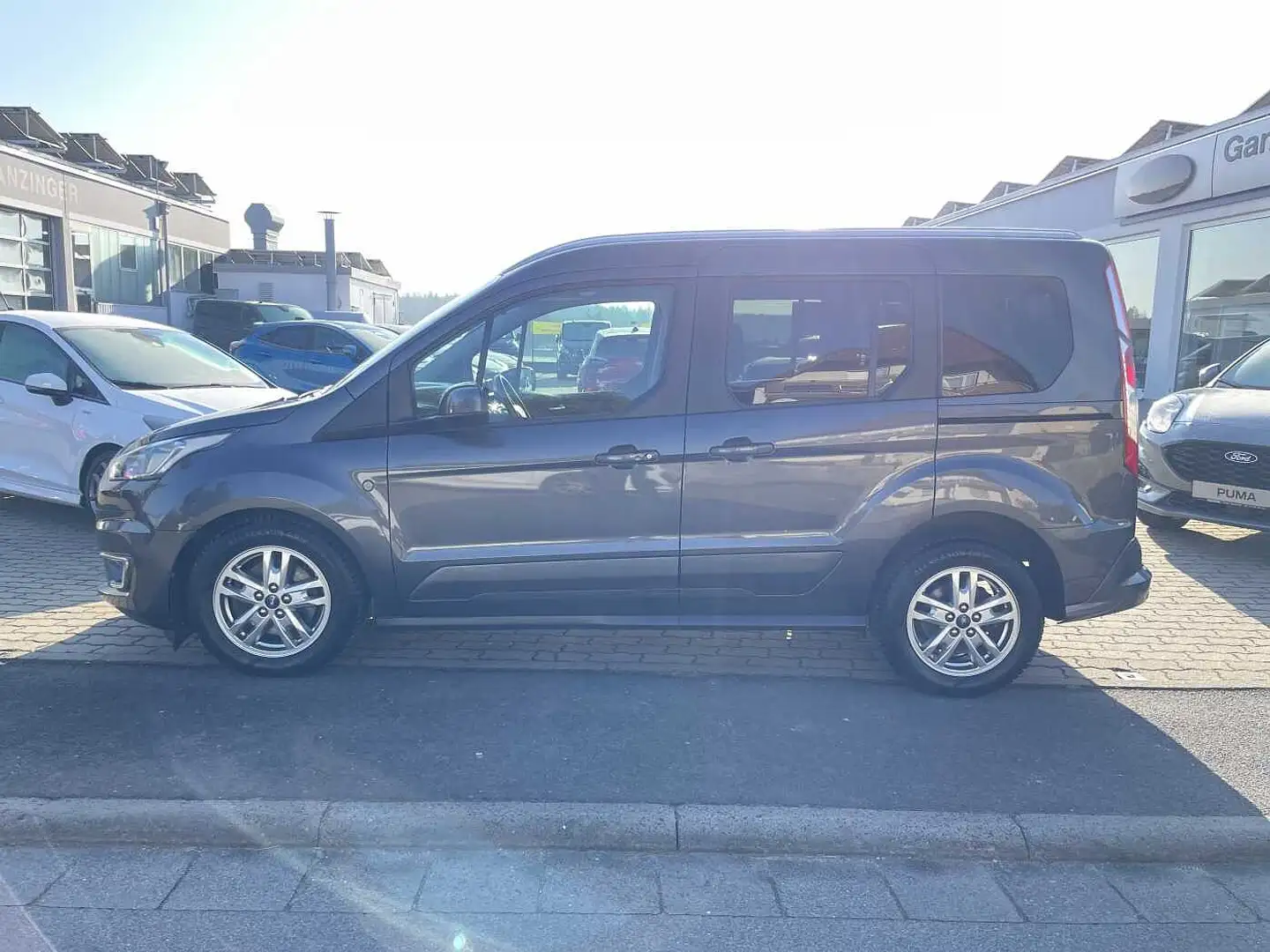 Ford Tourneo Connect Titanium, AHK+PANORAMADACH+NAVI+DAB+KEY-FREE+KAMER Gris - 2