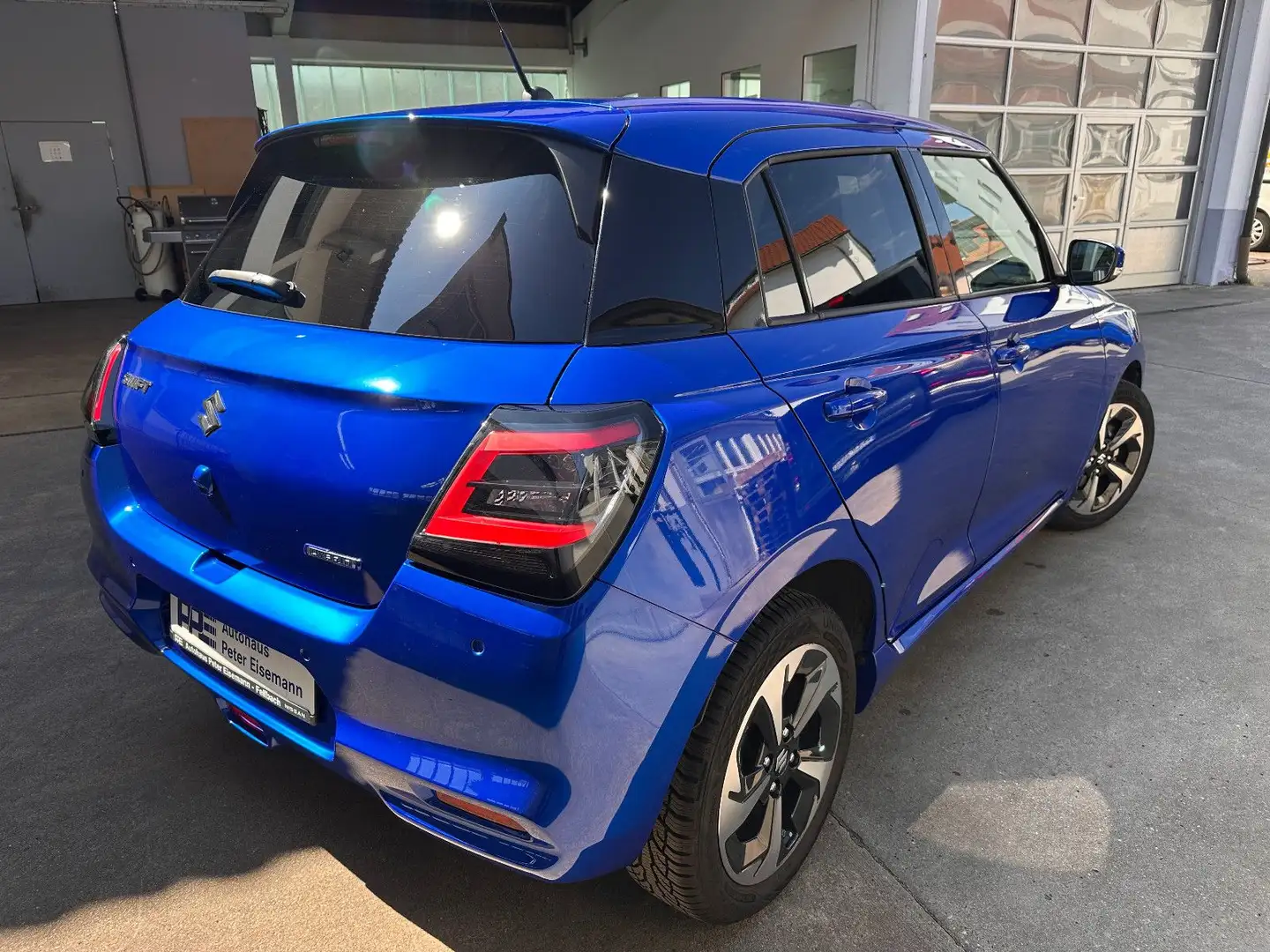 Suzuki Swift 1.2 Dualjet Hybrid 61 kW Comfort+ Bleu - 2
