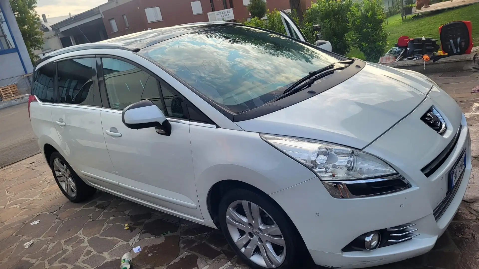 Peugeot 5008 1.6 e-hdi 8v Active (tecno) s&s 112cv robot - 1