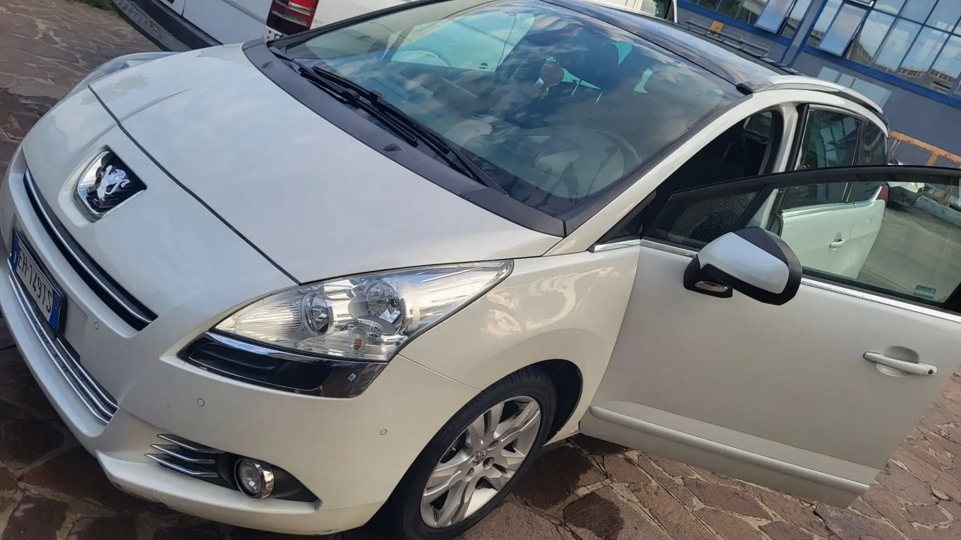 Peugeot 5008 1.6 e-hdi 8v Active (tecno) s&s 112cv robot - 2