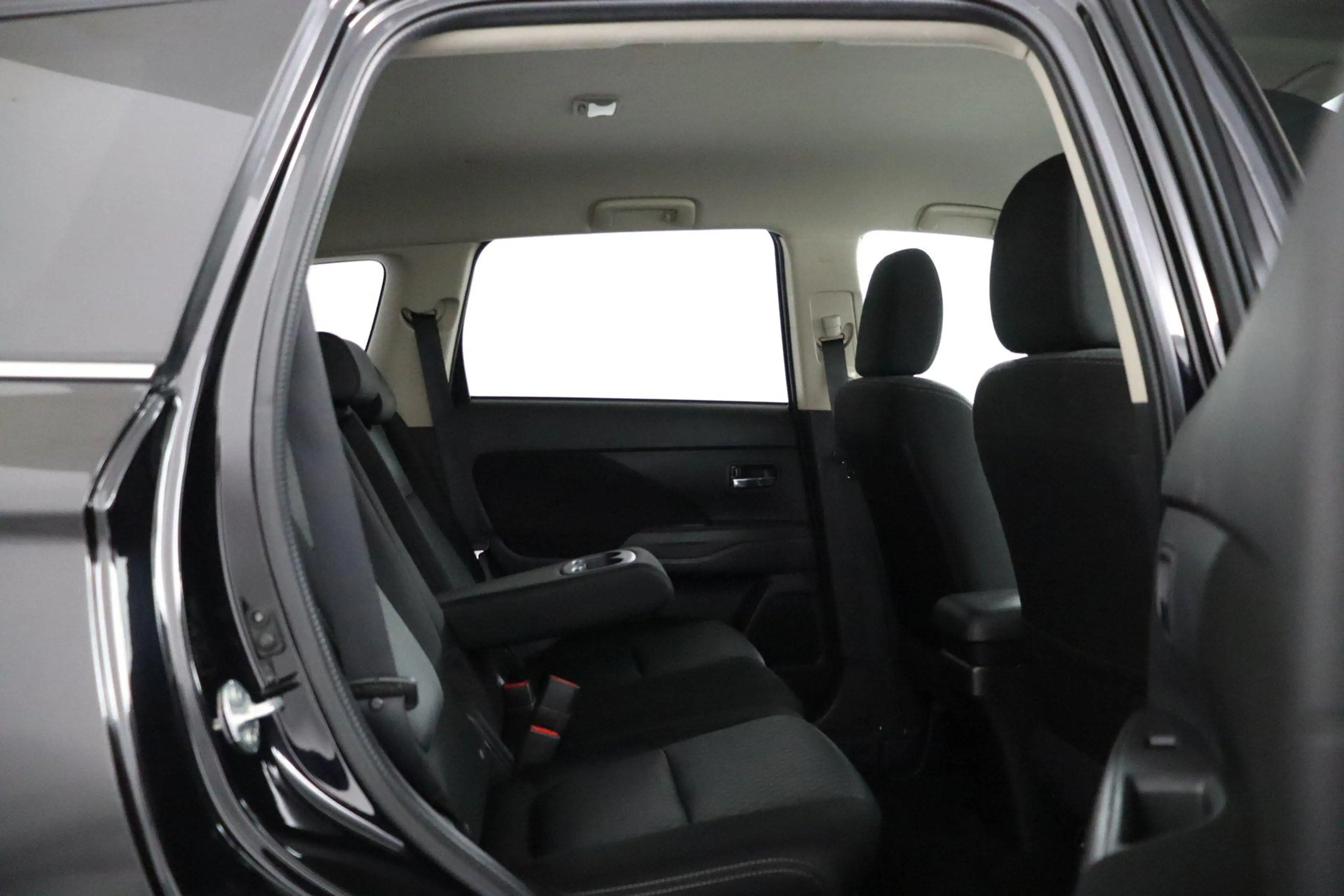 Mitsubishi Outlander 2.0 Business Edition |NAP|7pers|Automaat| — photo 42